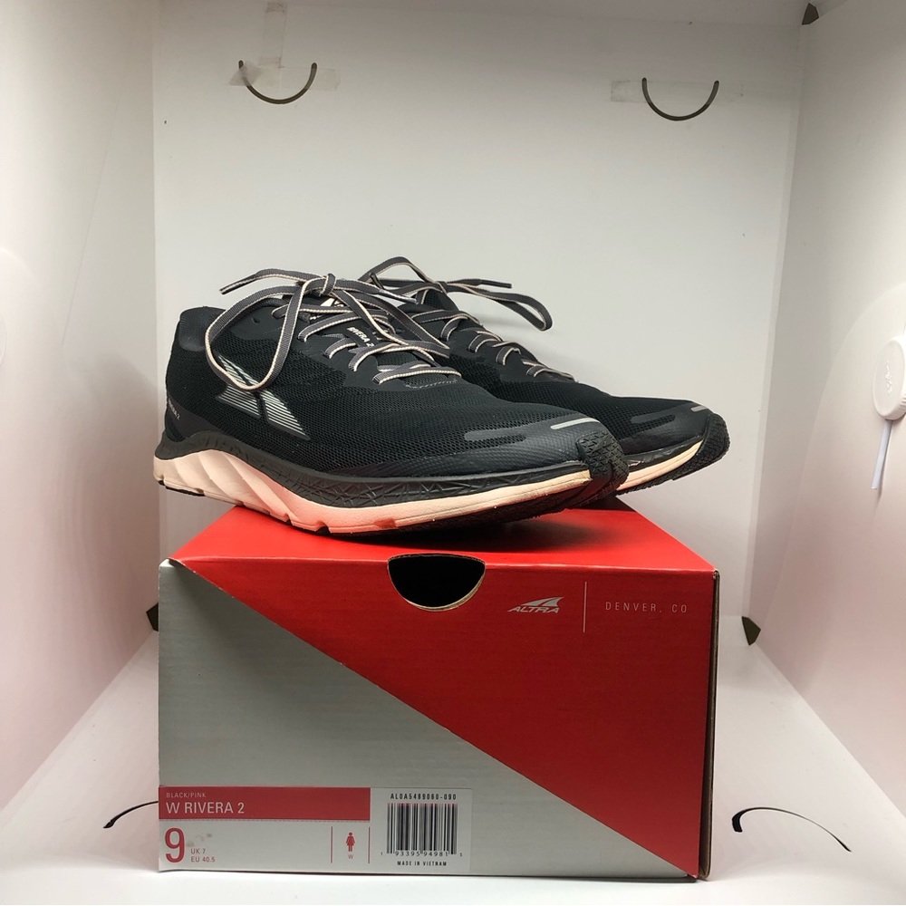 Altra Riviera 2 Women’s Size 9